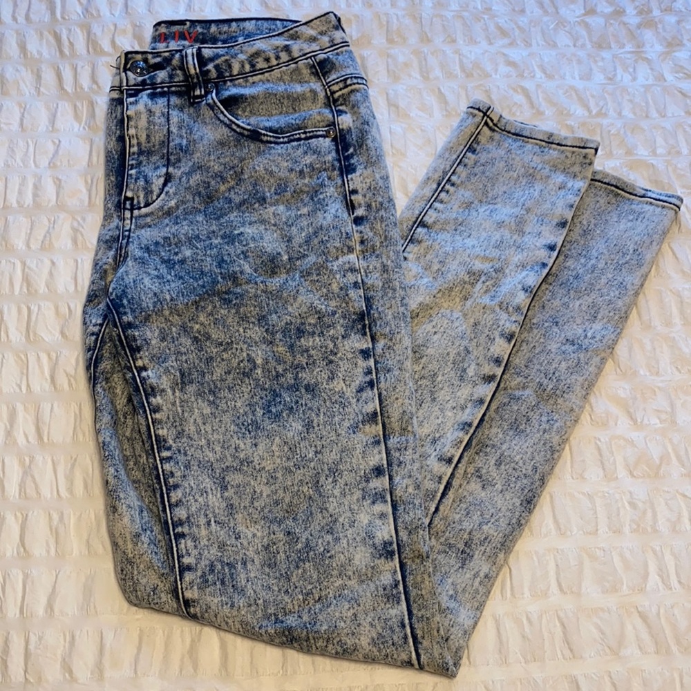 Delia’s acid washed skinny jeans NWOT